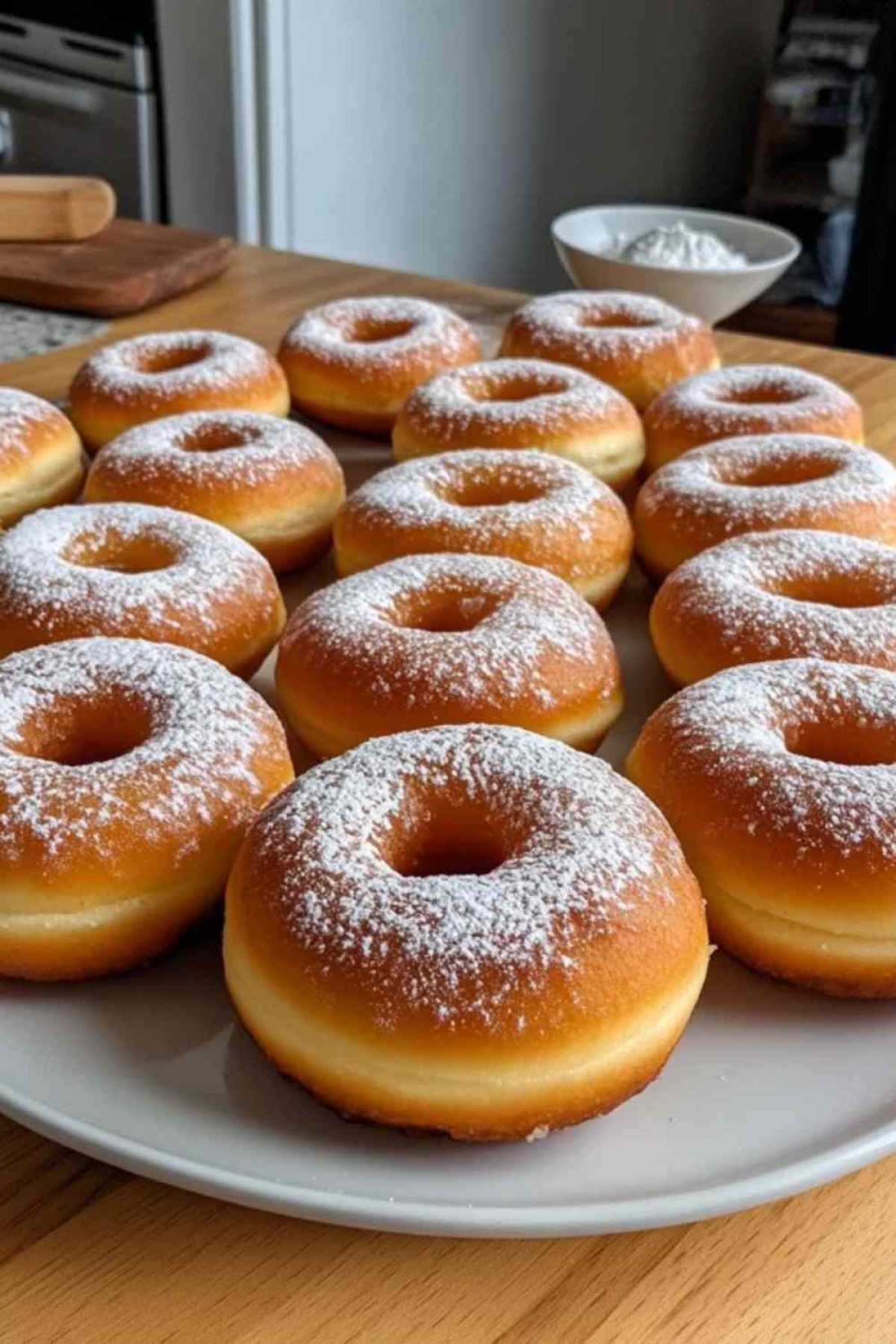 Bomba di Napoli met espresso als traditioneel Italiaans ontbijt