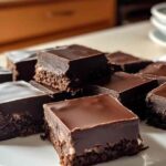 elfgemaakte 3 Musketiers chocoladerepen op een donkere achtergrond