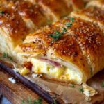 Blätterteig mit Schinken und Käse gefüllt