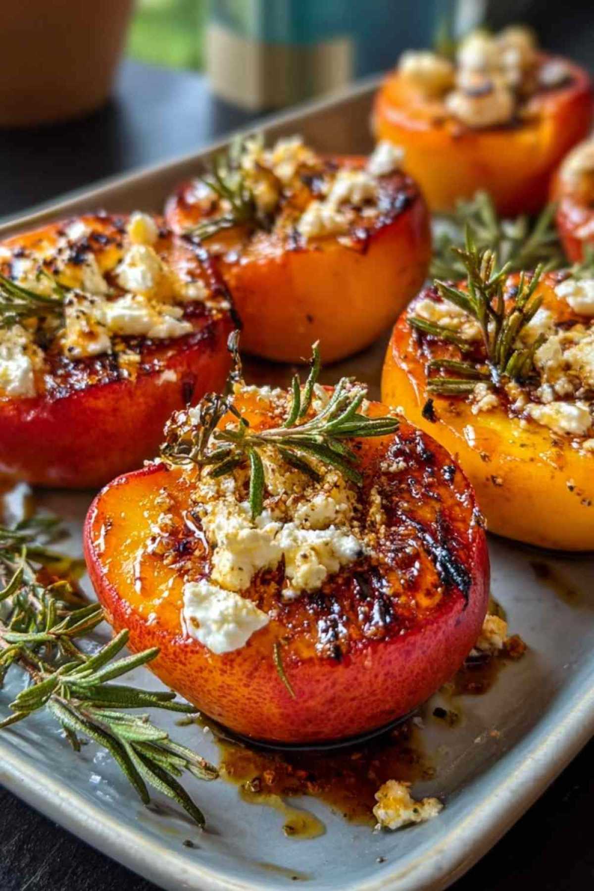 Gebackene Nektarinen mit Feta