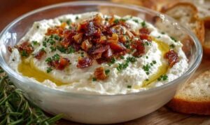 Knuspriger Feta-Aufstrich mit Knoblauch