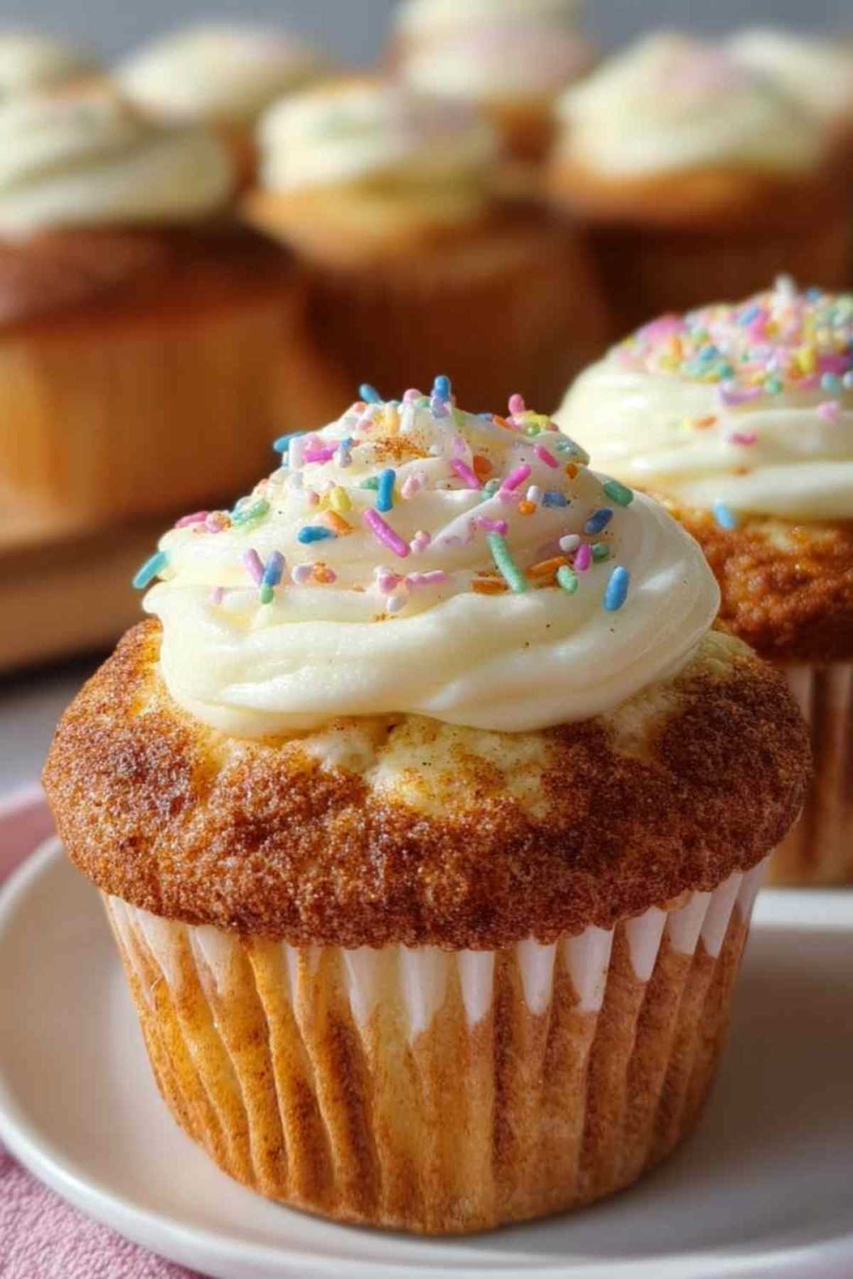 Vanille-Zimt-Cupcakes mit Cheesecake-Kern